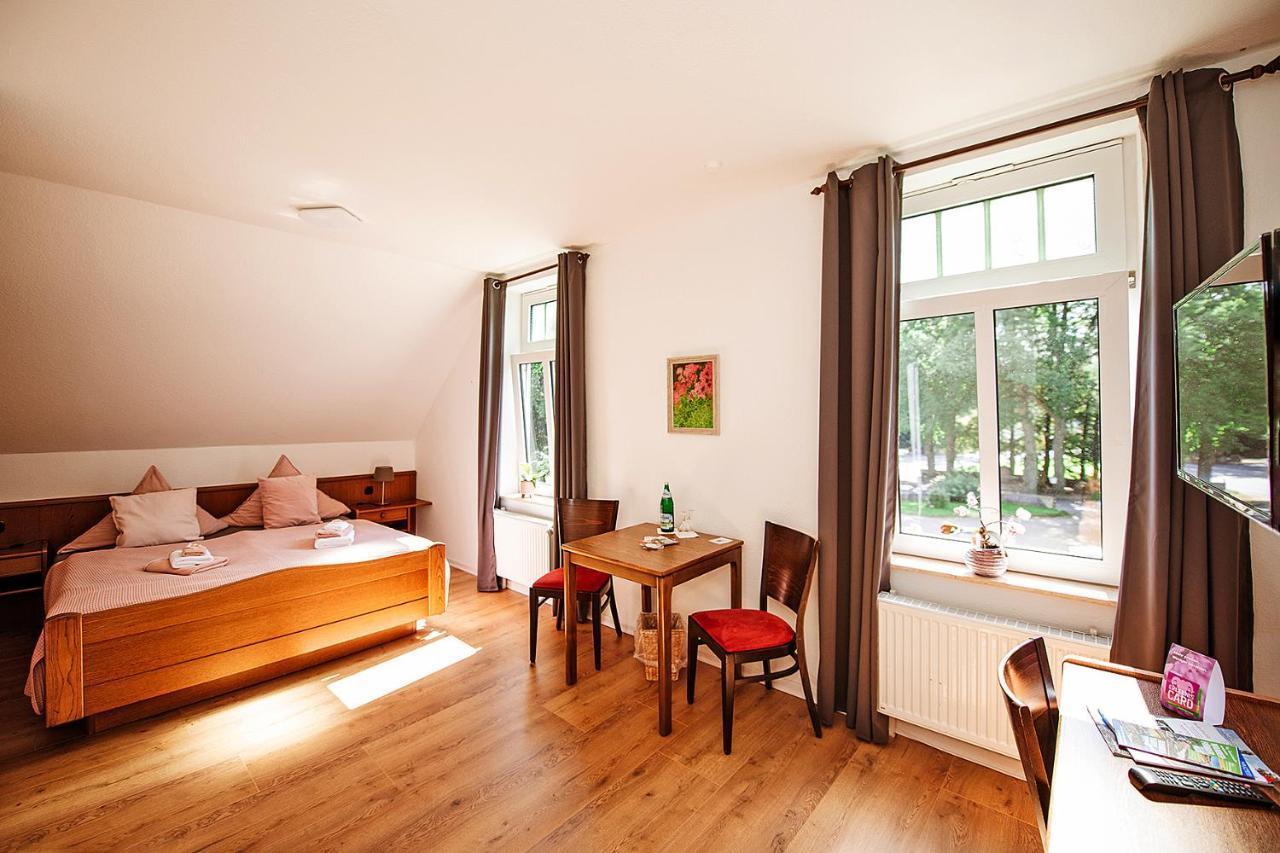 Hotel Rehlinger Hof à Rehlingen Extérieur photo